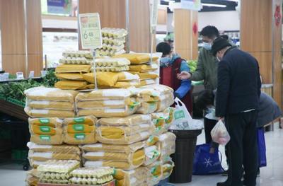 精品超市般的买菜体验 这个全新亮相的菜场有何不同？豆制品销售亮点揭秘